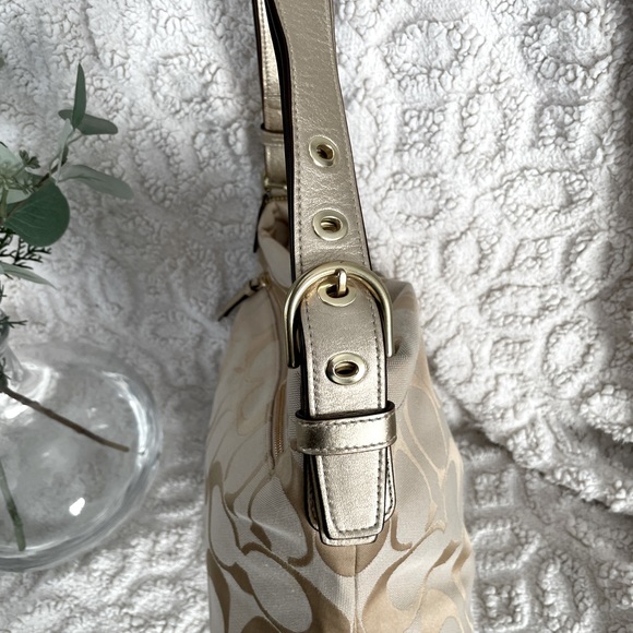 Coach shoulder, convertible cross-body - Picture 4 of 4